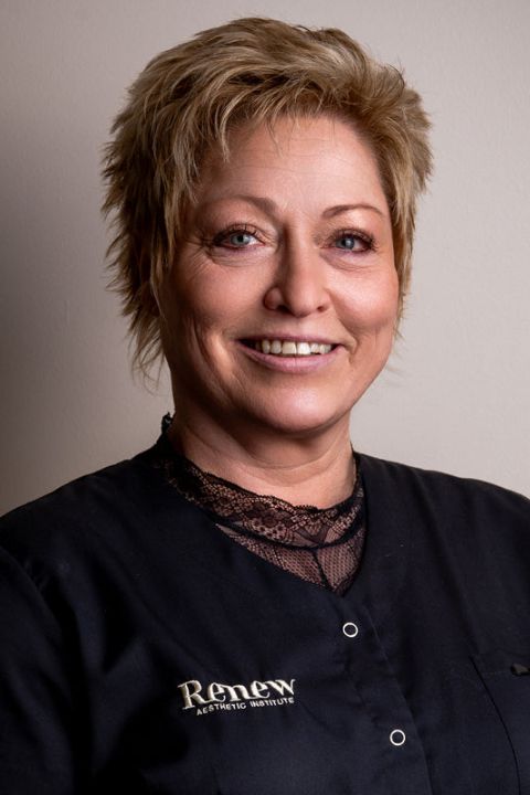 Portræt af Maja Ravnholt, klinisk kropsbehandler